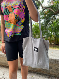 Holoholo Tote Bag